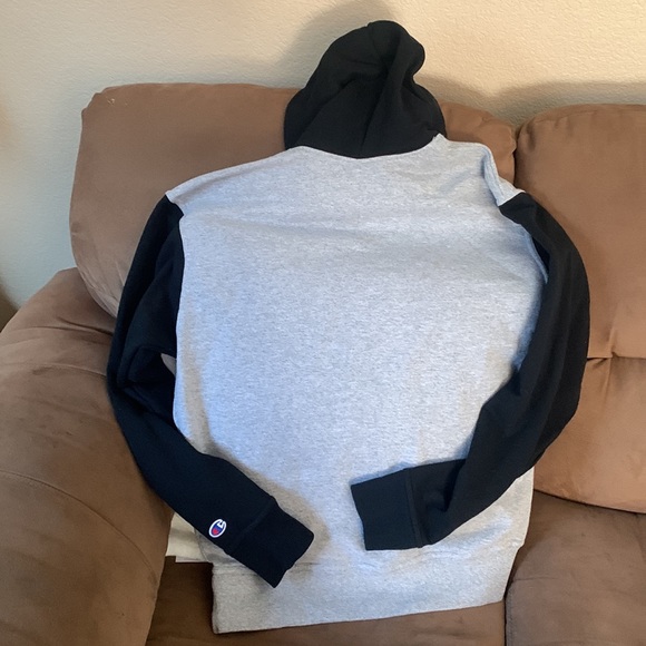 Champion hoodie size medium - Picture 4 of 4
